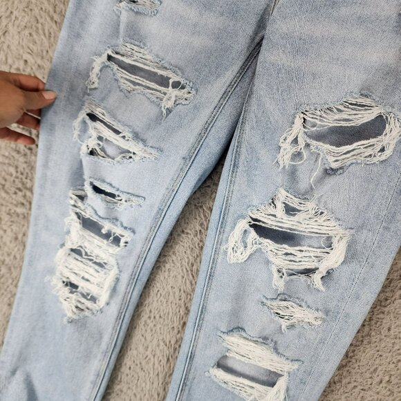 American Eagle Outfitters Jeans Womens 4 Light Wash Stretch Mid Rise Mom - Picture 2 of 13
